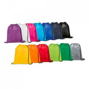 CARNABY. Sacola tipo mochila em 210D com cordões em preto 210D 350 x 410 mm   210D com cordões em preto Material Produzido e Faturado por S.T.R Ltda - 92910